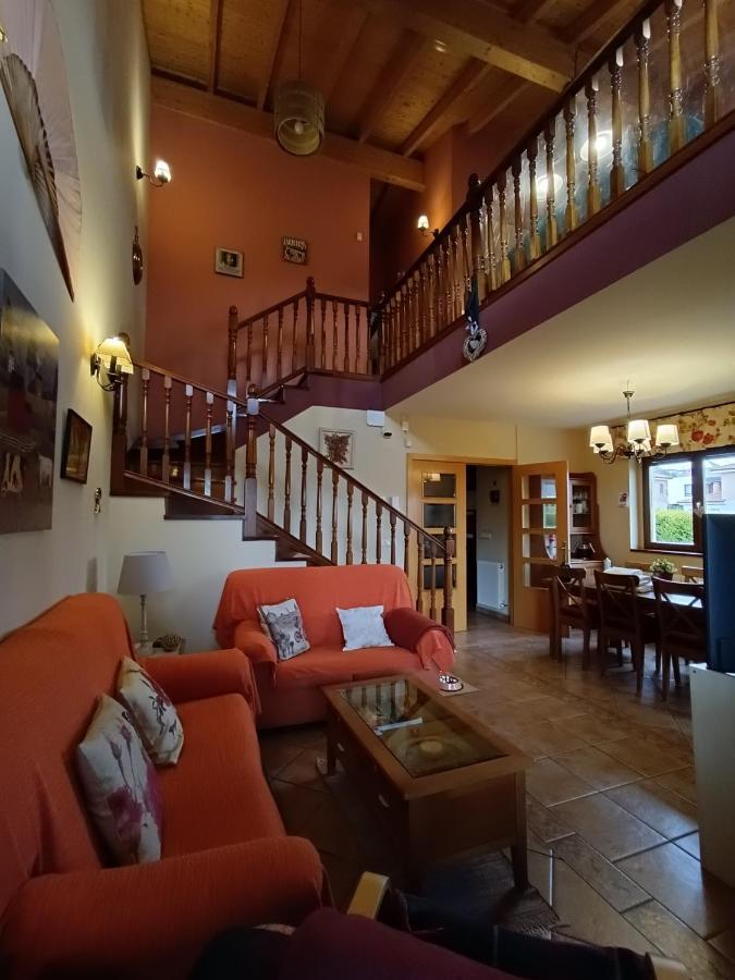 Pensjonat Cuarenta Y Ocho Luces Burgo Zewnętrze zdjęcie